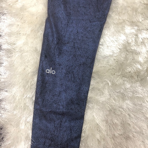 ALO Yoga Metallic Airbrush High Waist Leggings - Picture 9 of 10